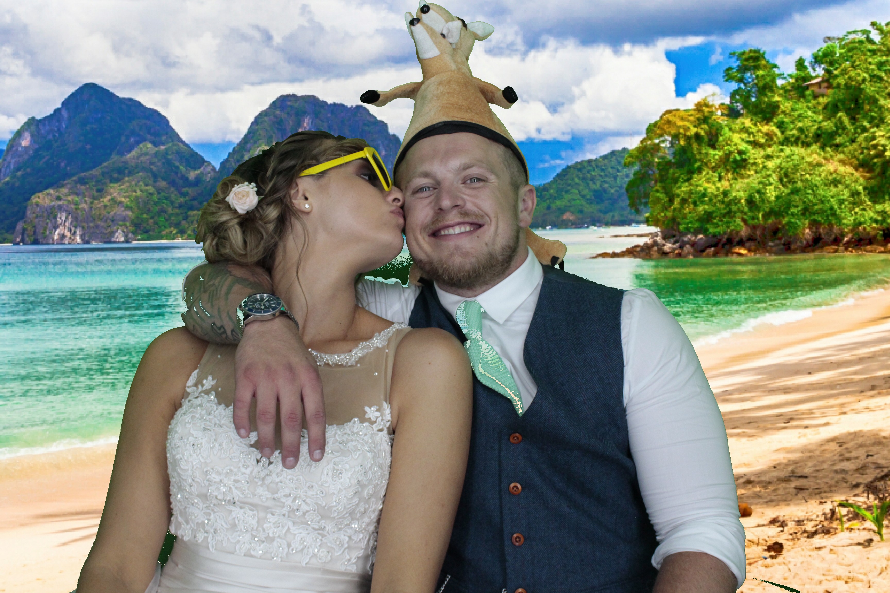 Mr & Mrs Bowles | View more photos from the event at gallery.myphotoboothexperience.co.uk/u/MyPhotoBoothExperienceLtd/Mr-Mrs-Bowles